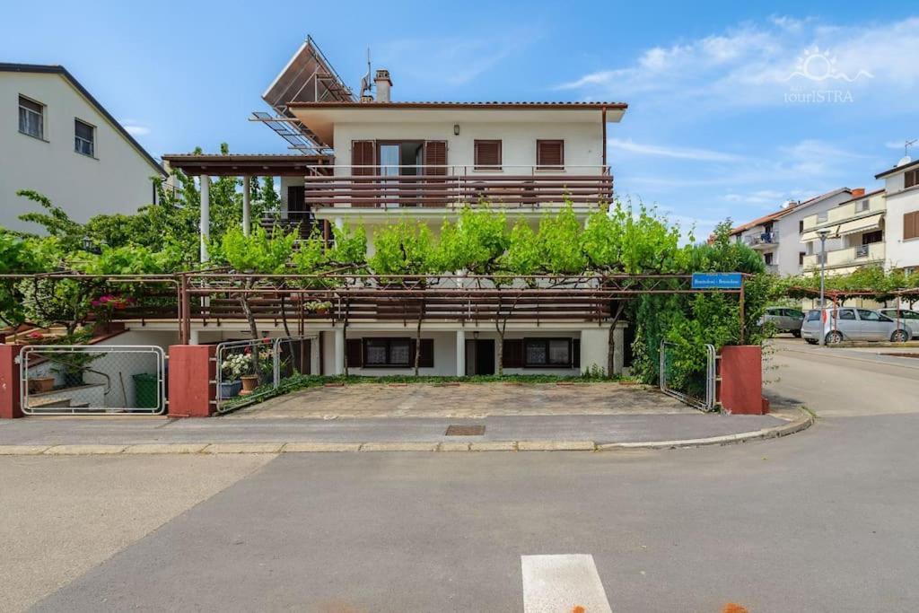 Apartment Lili 4 *